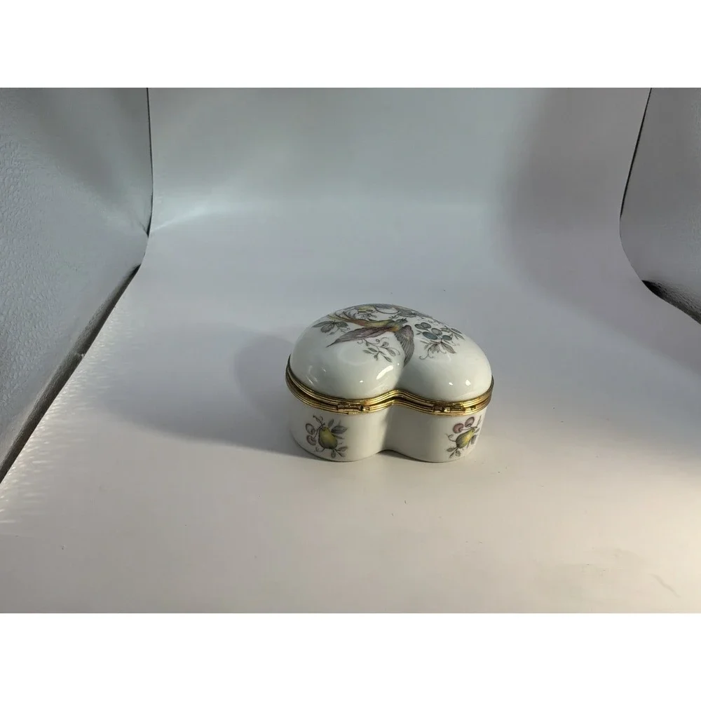 Limoges, France Heart Shaped Trinket‎ Box 3.5